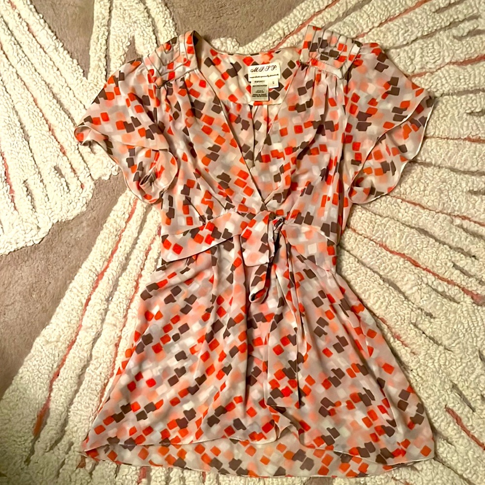 Beautiful flowy blouse